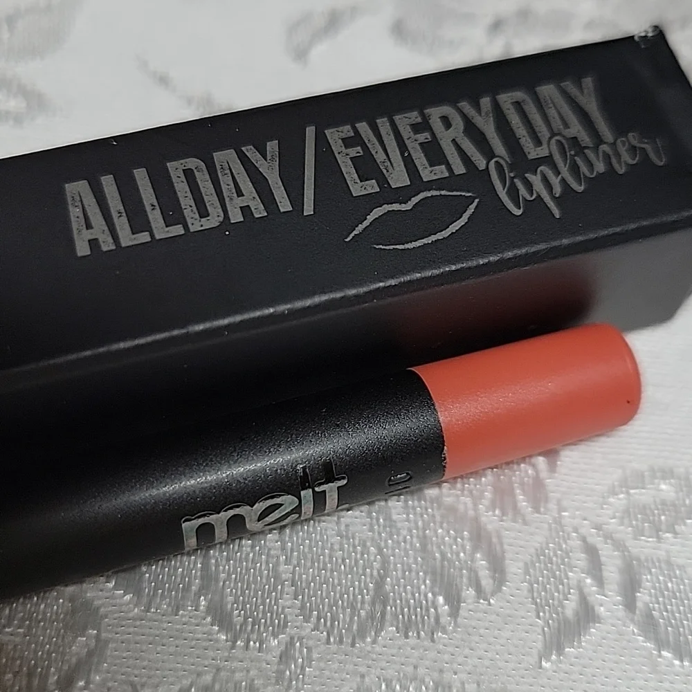 ⚜️Melt Allday/Everyday Ultra Matte Lip Liner,  